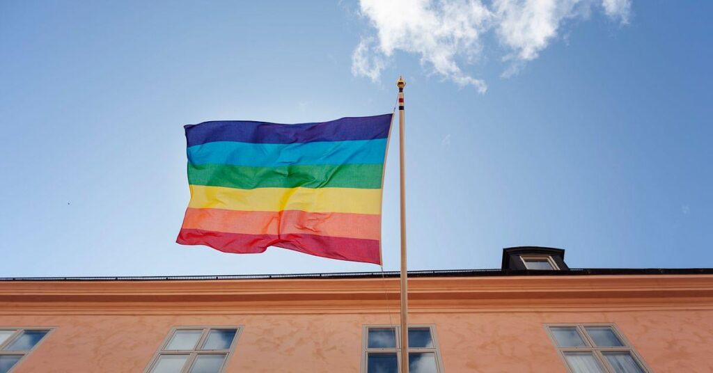 同性愛者やトランスジェンダーに対して否定的な若者が増えている：「驚くべきこと」