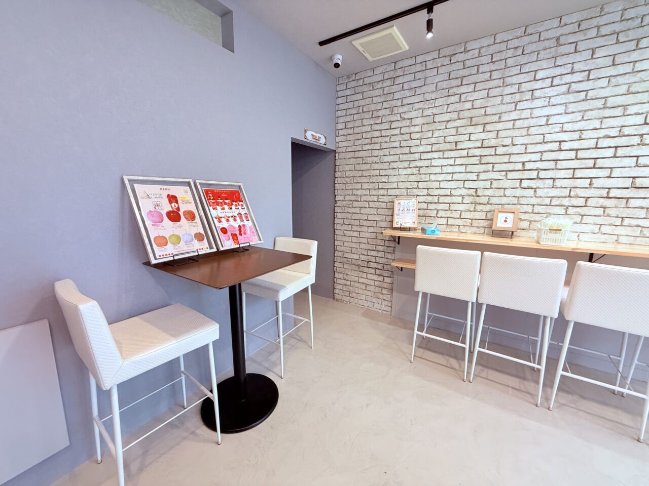 堀詰駅前の「77Sweets shop 高知店」の店内の様子