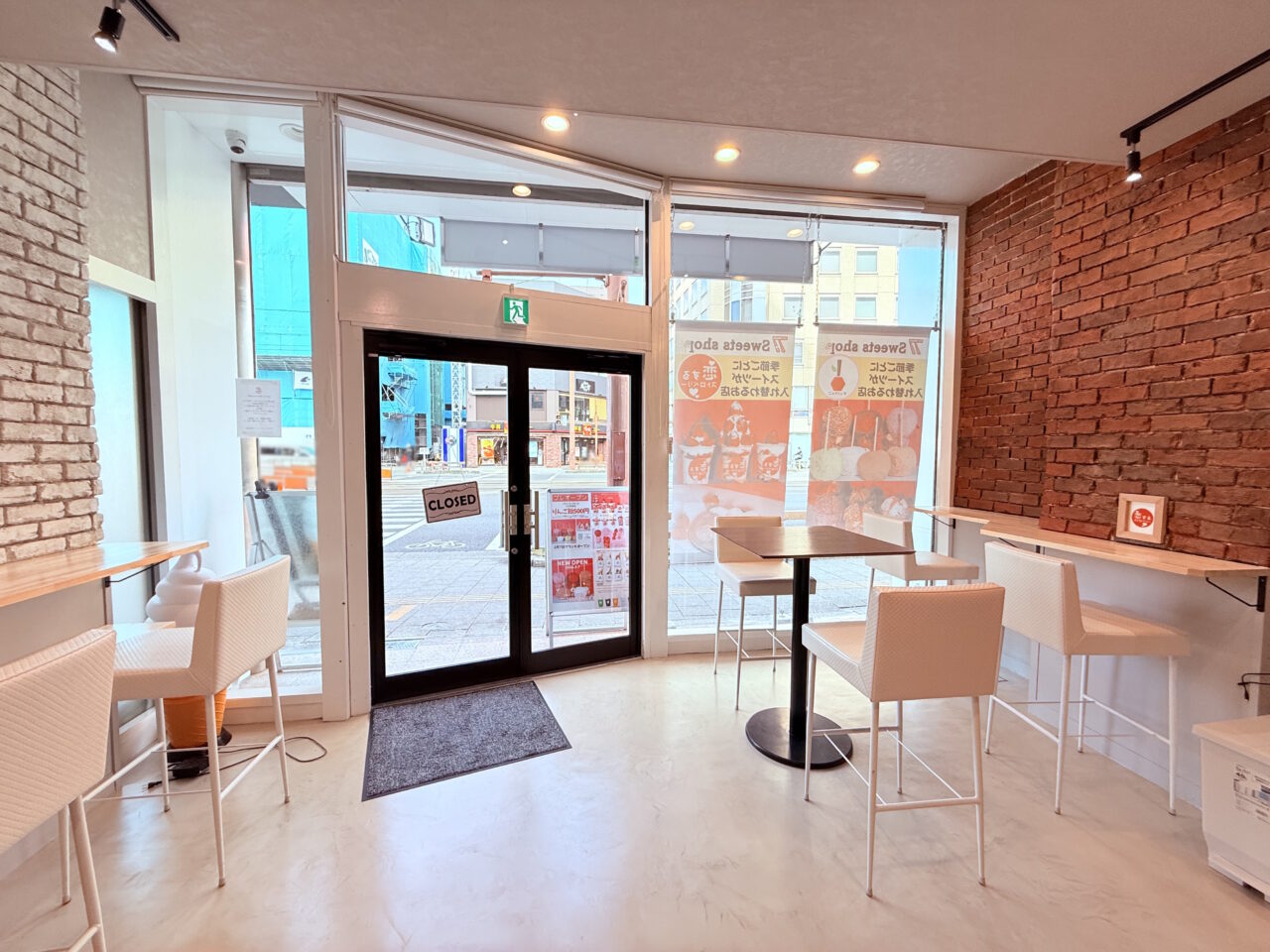 堀詰駅前の「77Sweets shop 高知店」の店内の様子