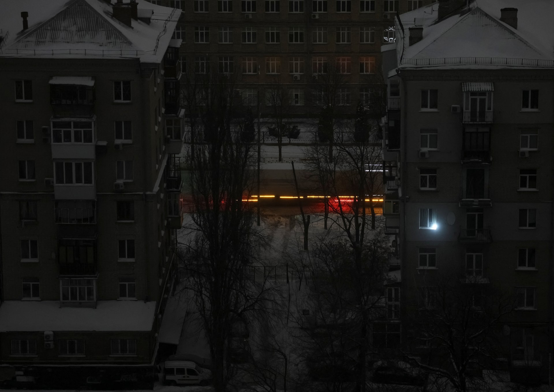 ウクライナのエネ施設に大規模攻撃、無人機400機以上　各地で停電