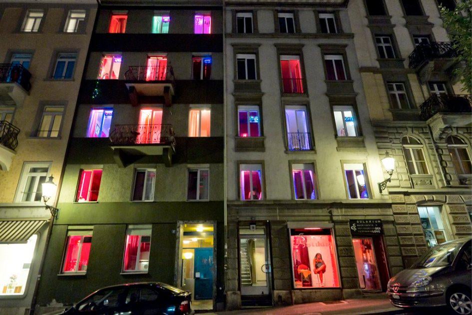 スイスは2013年に売春の法定年齢を16歳から18歳に引き上げた。