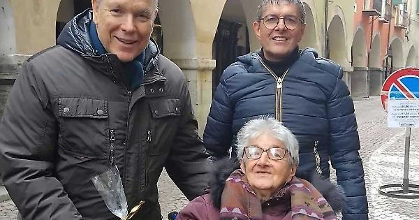 「私はもうすぐ90歳ですが、二度と王子の手に触れることはありません。」 (イタリア語の記事)