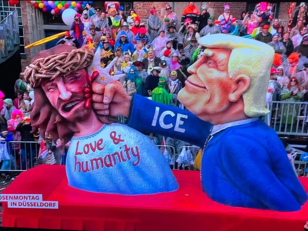 デュッセルドルフのカーニバルで見られたいくつかの山車