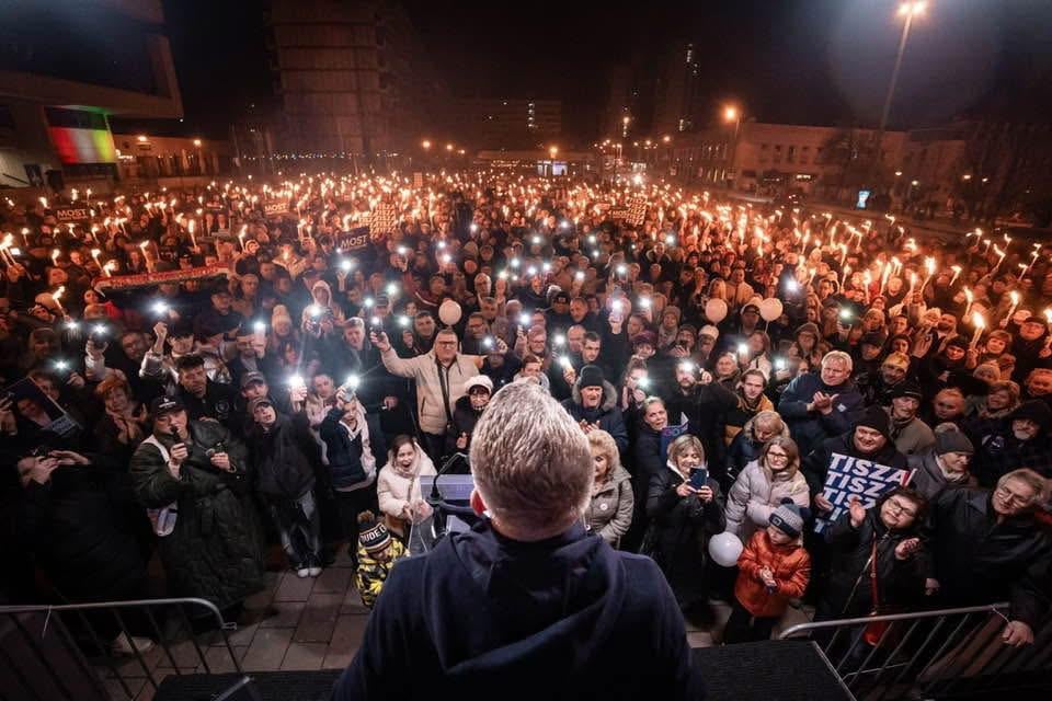 今夜のサルゴータルジャン駅