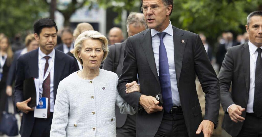 国民は以前よりも NATO 加盟に賛成しているが、EU 加盟には反対している