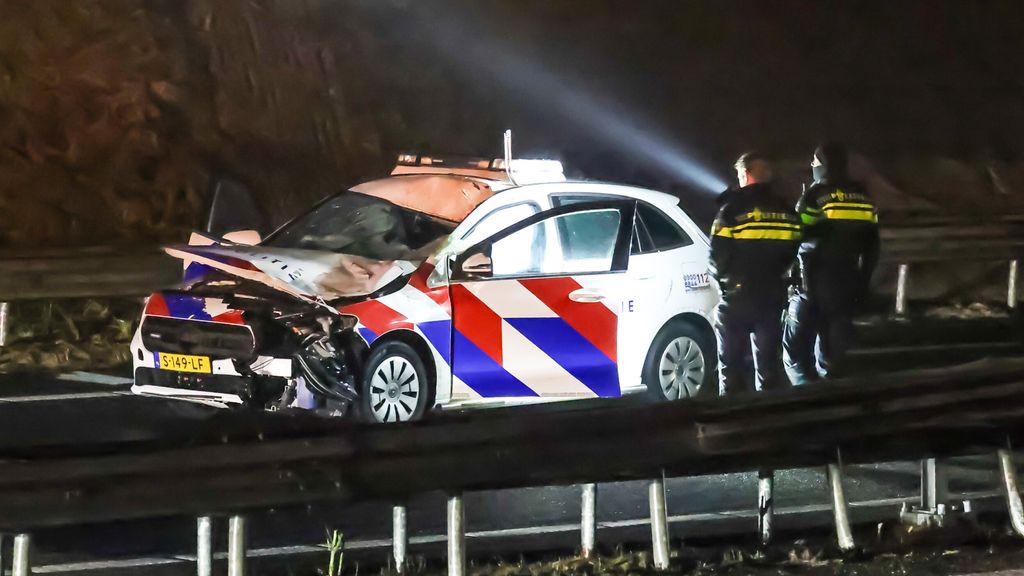 レーワルデン近郊の国道31号線で警察が男性を車で死亡させる