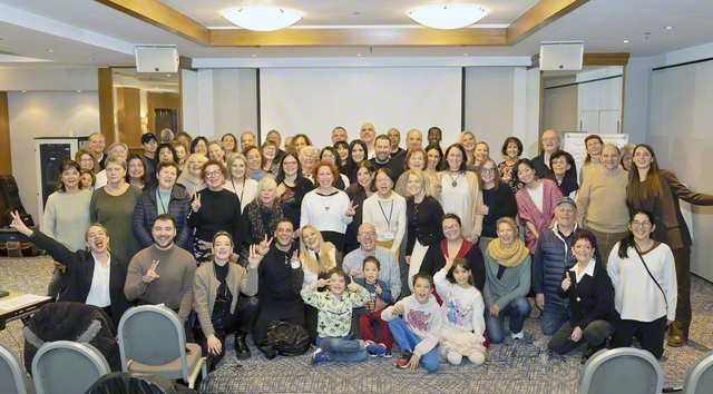 広布の誓いを胸に進むギリシャの友が笑顔で（1日、アテネ市内で）