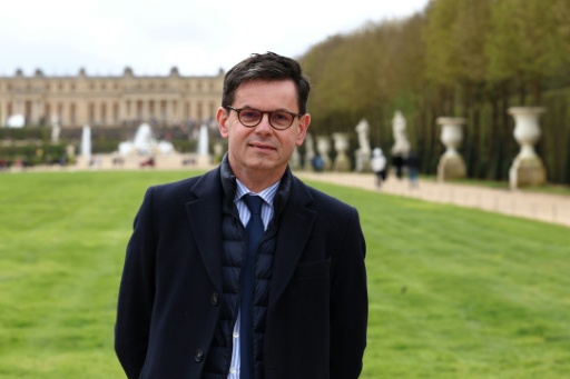 France appoints new Louvre chief after jewellery heist