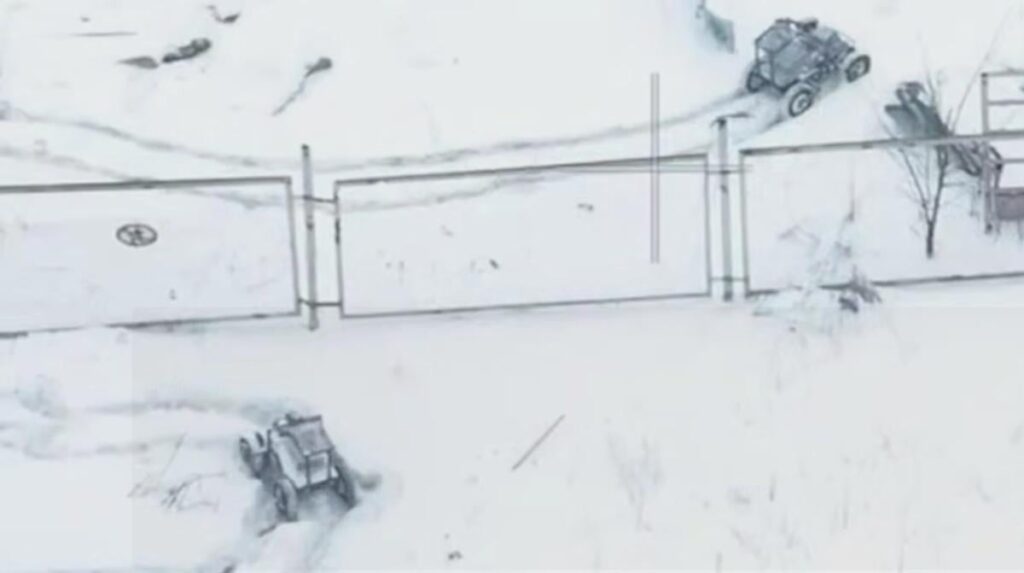 ウクライナの地上ロボットが前線後方のロシアの弾薬庫を襲撃、破壊