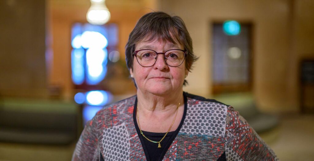 国税庁は彼女の住所に宛てた90人を削除した