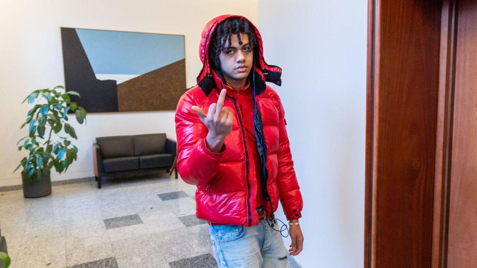 ガブリエル・ボアマさんとアントン・ボアマさんは女性２人を襲い、アントンさんは少年を刺した＝ヴィシール