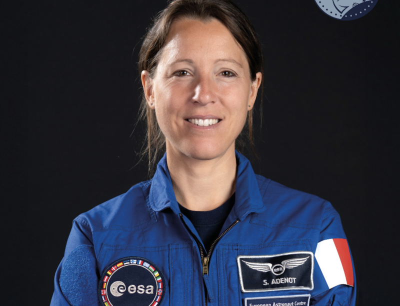 パリ科学産業博物館で、SpaceX Crew-12 打ち上げカウントダウンのイベント。 - OVNI