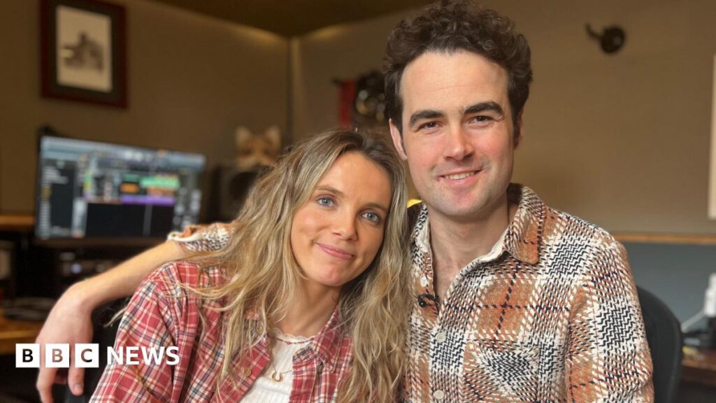 米国で赤ちゃんが生まれ、南西部の夫婦が20万ドル札を持って出国