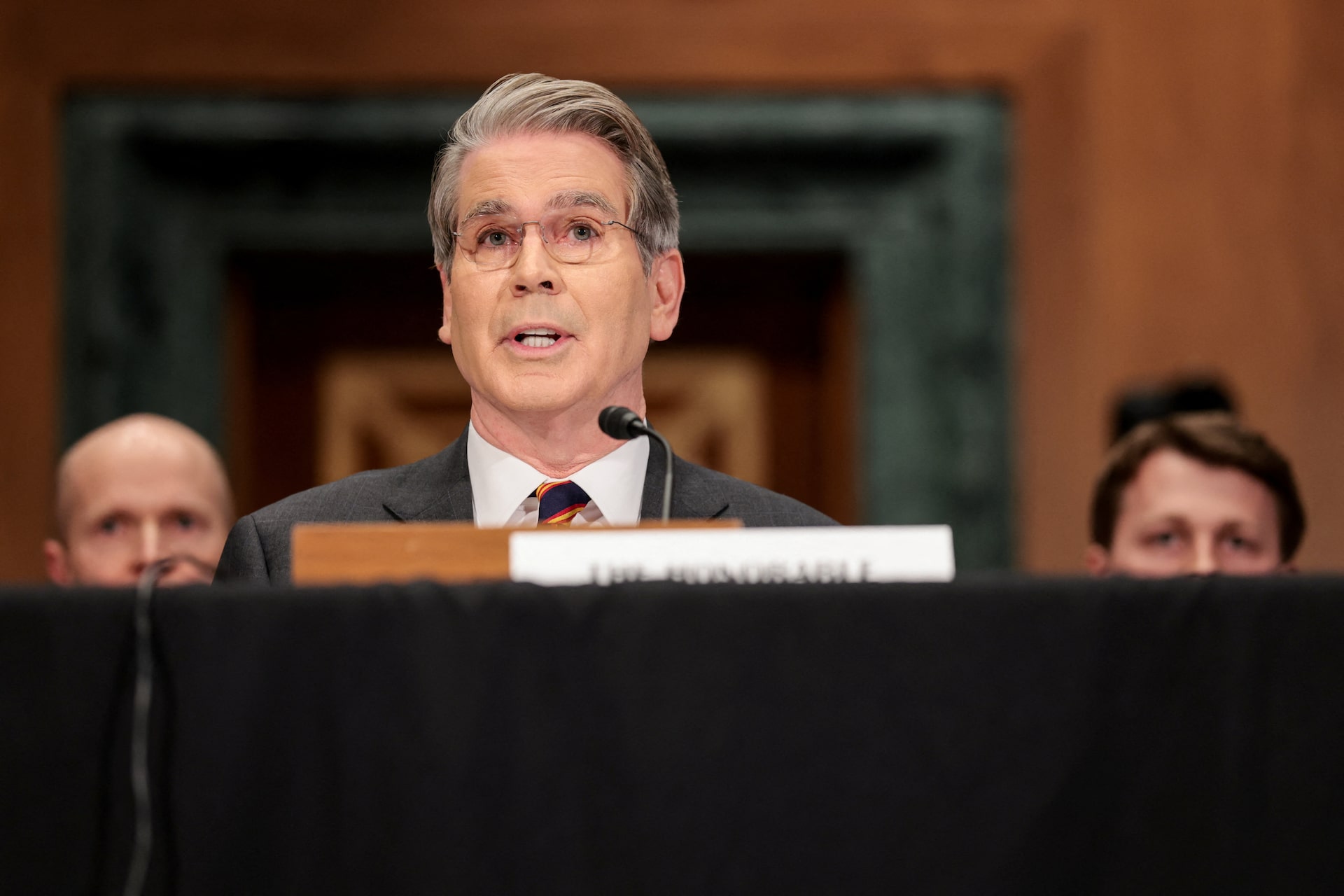 中国が金など裏付けのデジタル資産を開発しても驚かない＝米財務長官