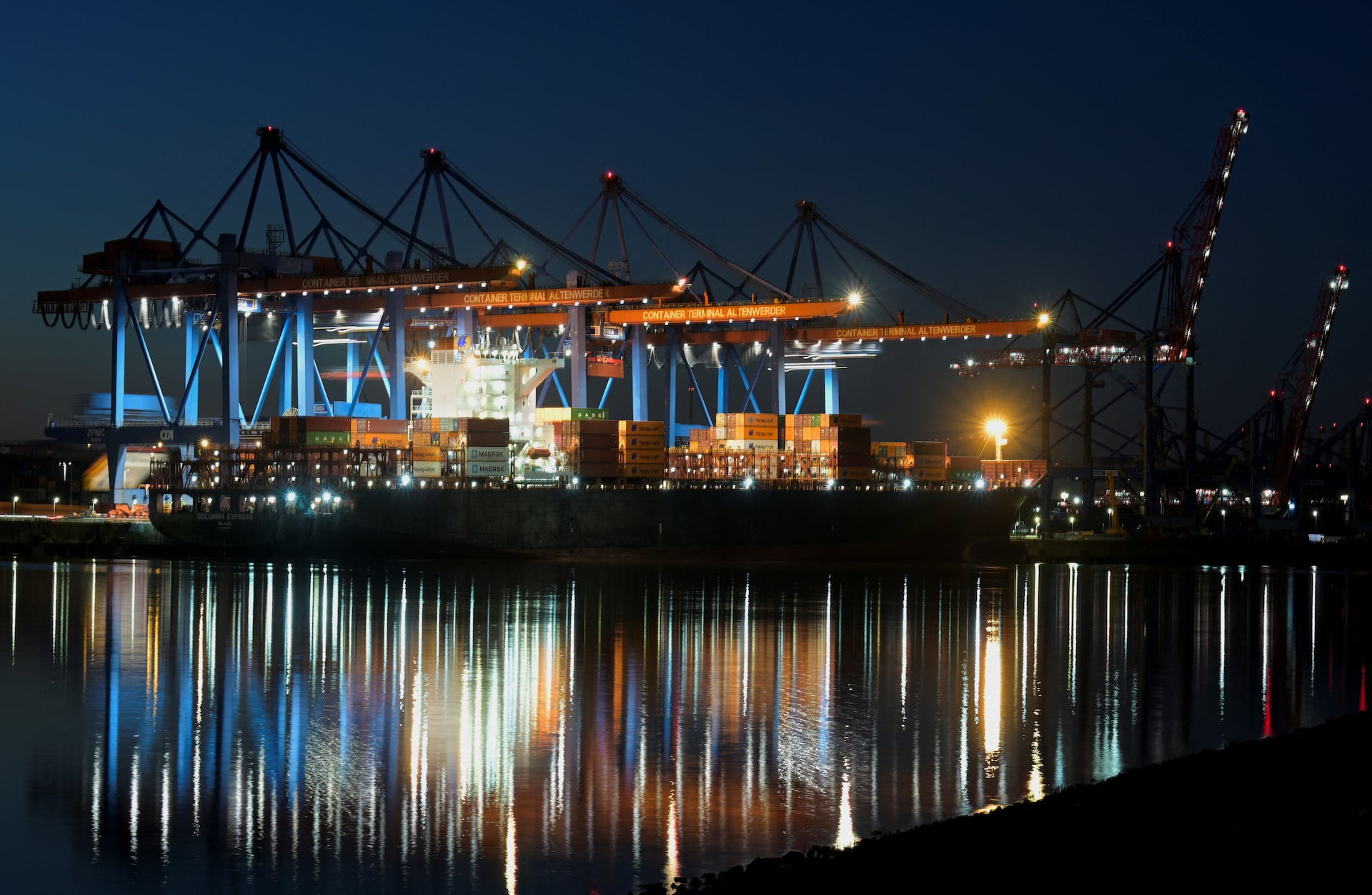 ドイツの12月輸出が予想以上に増加、鉱工業生産は減少