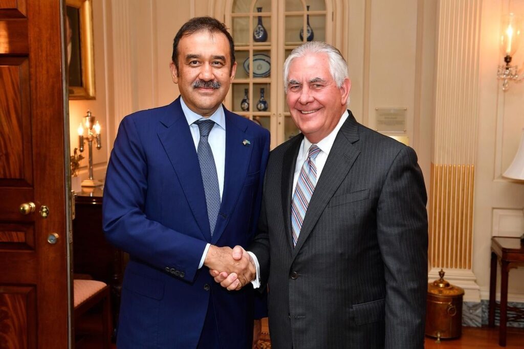 クレムリンとカザフスタンはどちらもトランプ大統領を非難していると元KGBスパイ長官が語る