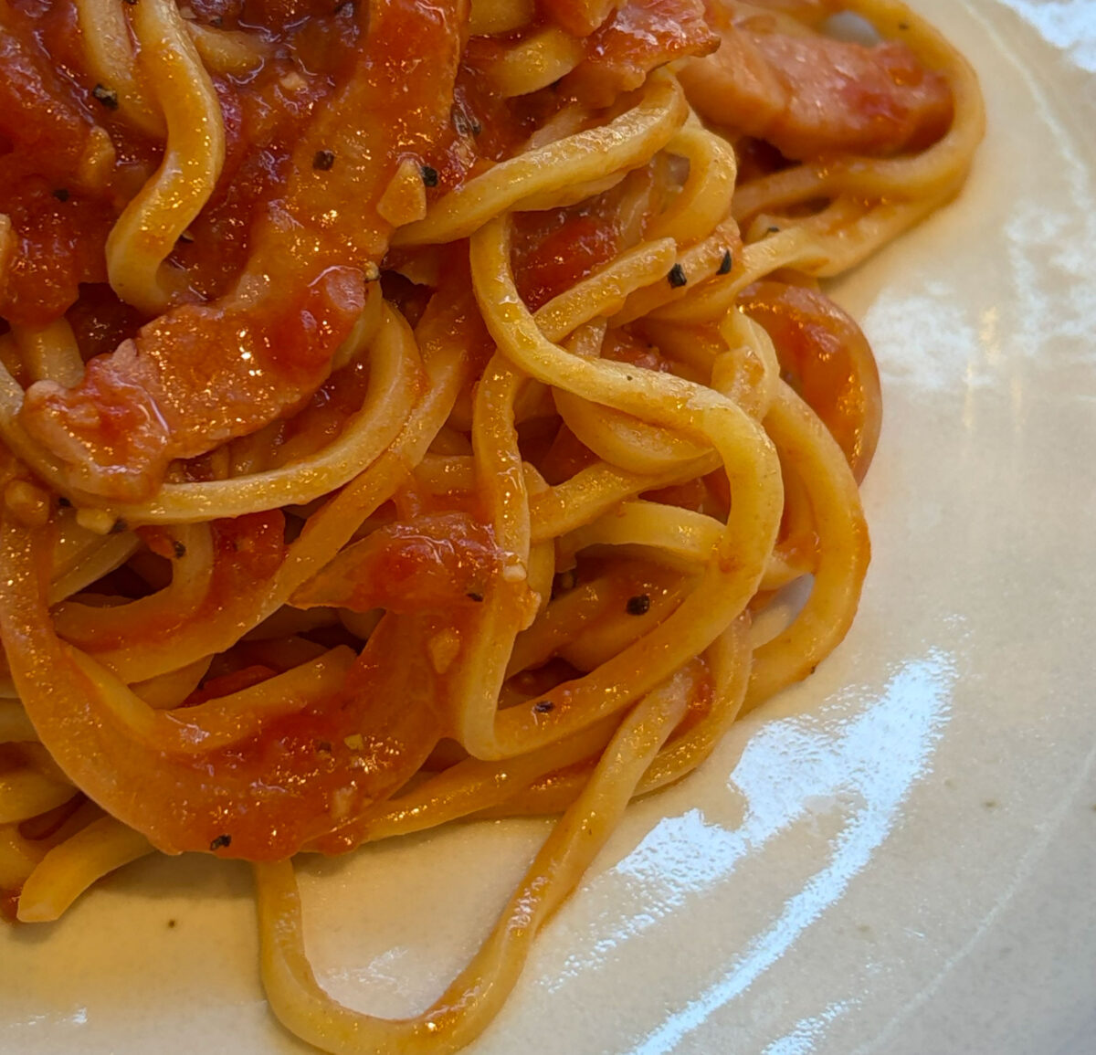 川口駅 イタリア小皿料理 ヴォーノ アマトリチャーナのキタッラ