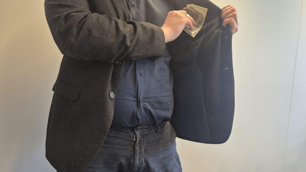 企業からの自由な寄付はありません