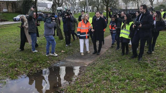 政府、書類不要で住宅再建を最大1万ユーロ支援