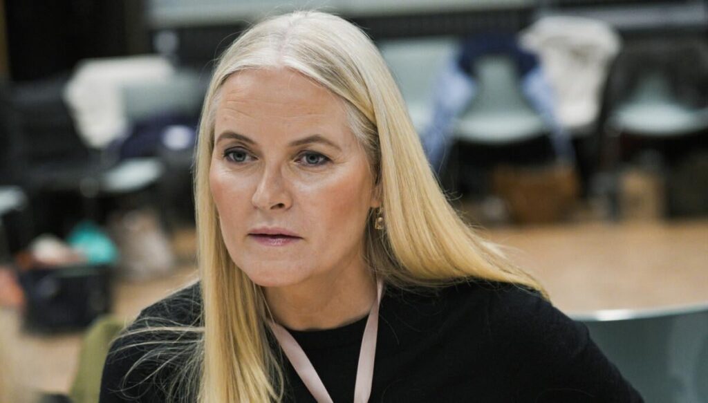 君主制への支持率は低下している