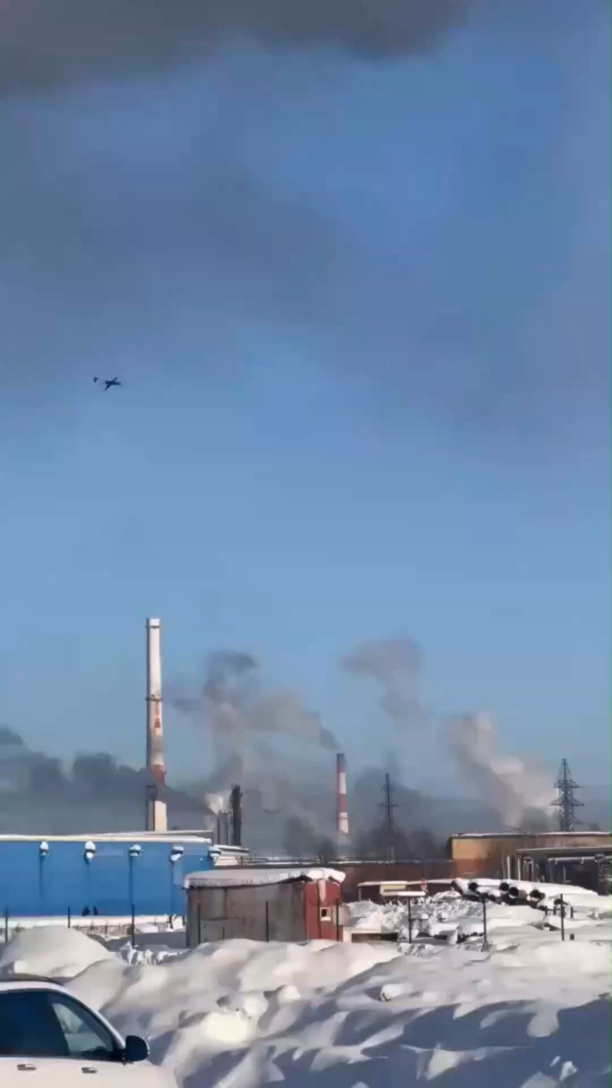 ウクライナの長距離砲がルクオイル・ウフタネフテペレラボトカ製油所に衝突したのが確認された