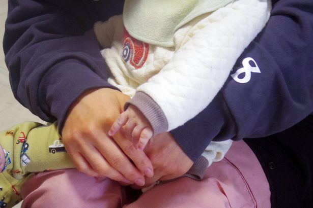 障がい者出産、母子引き離し 児相「養育上の懸念」 京都・車椅子の女性 育てる機会、奪わないで