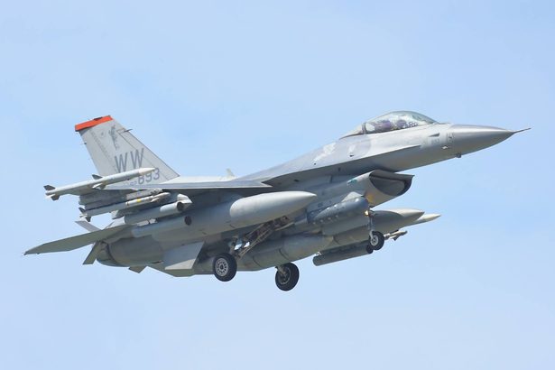 嘉手納基地で暫定配備のF35A戦闘機10機、一気に急上昇するハイレートクライム離陸で訓練　沖縄