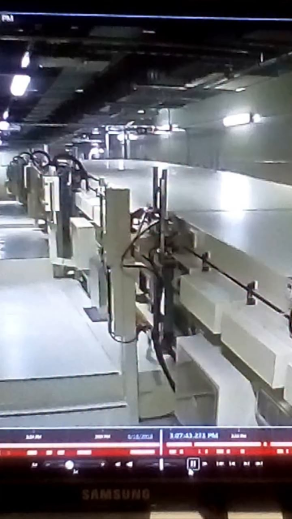 鉱山労働者を危険にさらす