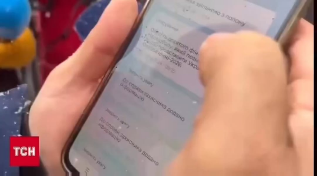 ウクライナ人ディフェンダーの父親、息子が今日交換され帰国することを知る