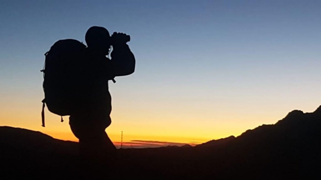 バンダーの証明書は、管理とその活動全般の増加により増加します。