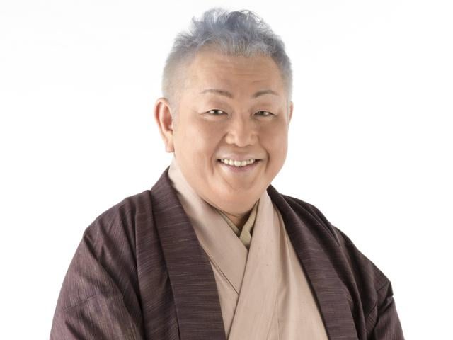 とてつもない美少女が1人でたこ焼きを焼いている店に夫がハマり、見たこともないロゴが入った帽子やパーカーなどを次々と買っては身につけるようになってしまった