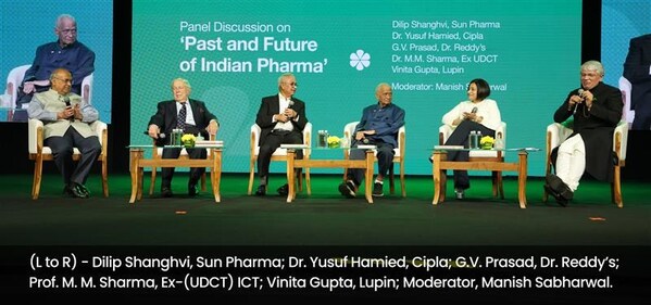 (L to R) - Dilip Shanghvi, Sun Pharma; Dr. Yusuf Hamied, Cipla; G.V. Prasad, Dr. Reddy’s; Prof. M. M. Sharma, Ex-(UDCT) ICT; Vinita Gupta, Lupin; Moderator, Manish Sabharwal.
