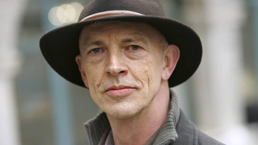 アヌビス家の俳優トン・フェイルさん（74）死去：「キャストは温かい思い出を残している」