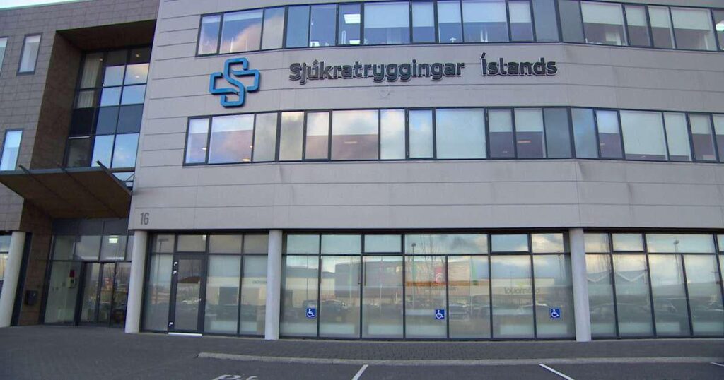 スクラティリンガルでは12人が解雇された