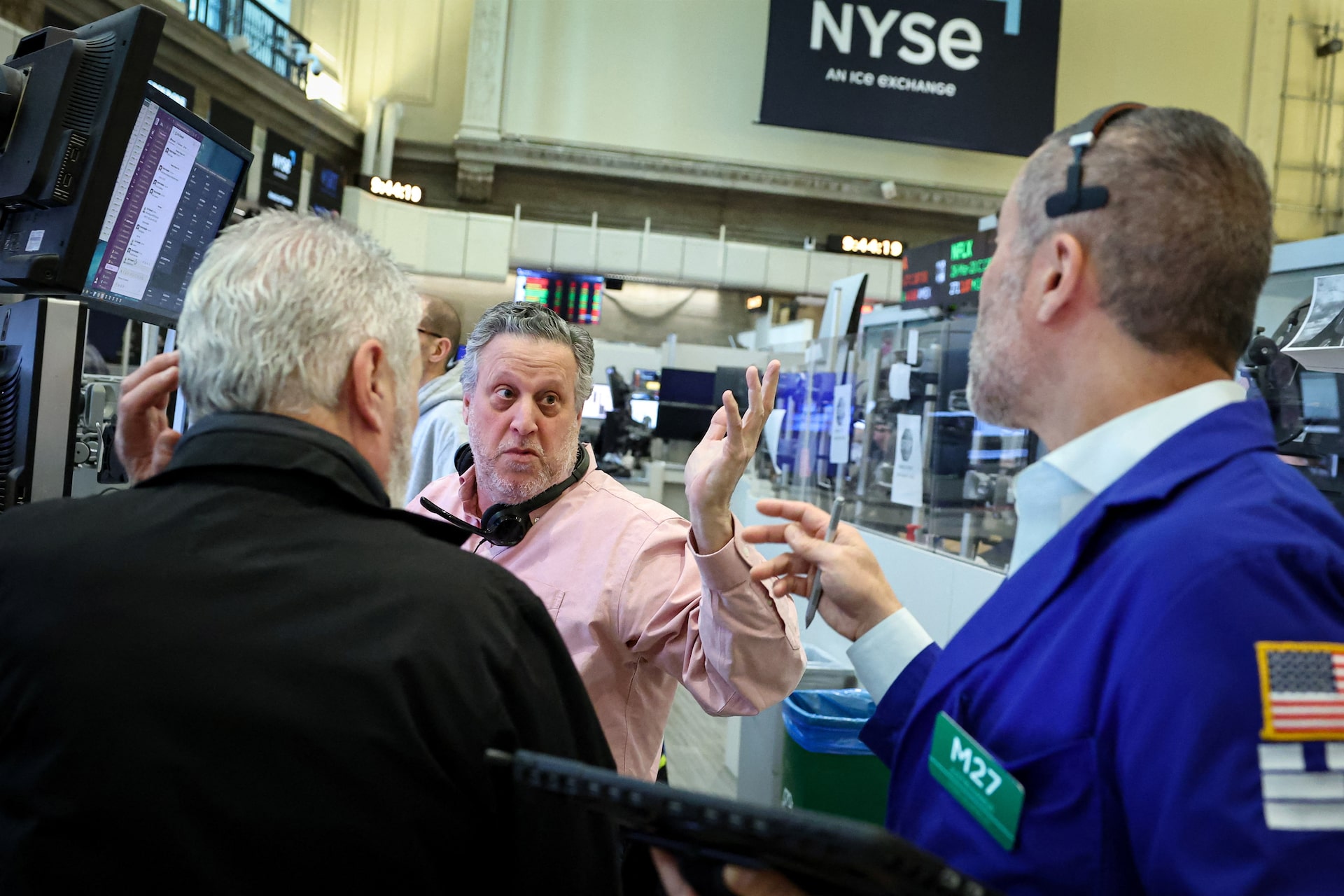 米国株式市場=下落、ダウ521ドル安 イラン緊迫やAI懸念で売り