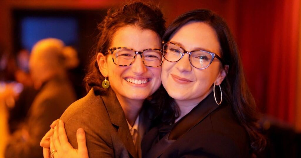 MAGA 気になるCBS上司の妻がエプスタインと友人関係で逮捕される