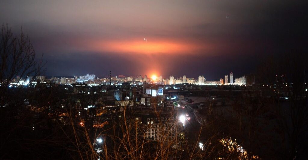 ロッキード・マーティンは、1億5,000万ドルの契約の一環として、米海軍向けにヘリオスと呼ばれる対ドローンレーザーを開発した。ウクライナはサンレイを数百万ドルで開発し、数十万ドルで販売する計画だ。