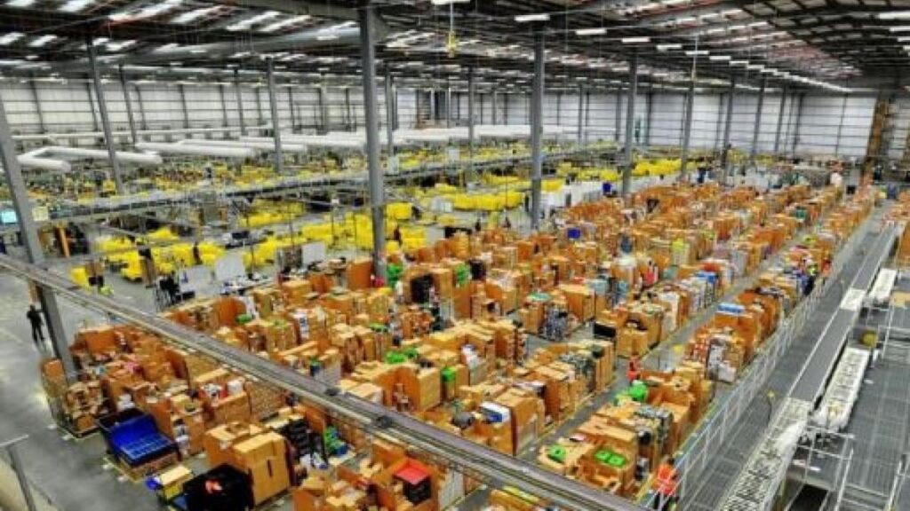 保証人は、Amazon Italia Logistica srl に対し、緊急かつ即時発効として、パッソ コレーゼ工場およびイタリア全土で雇用されている 1,800 名を超える従業員の個人データの処理を禁止しました。