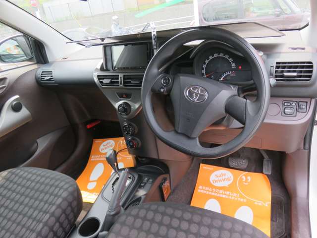 乗用車はもちろんのこと軽トラックも多数取り揃えております。高品質/低価格の軽トラックをお探しなら是非当店へ！！