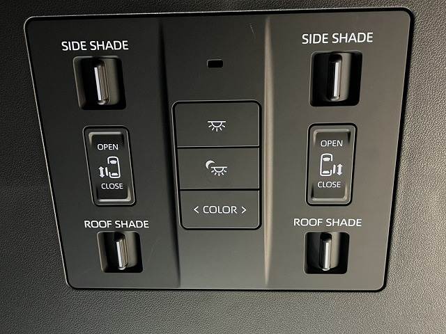 【両側電動スライドドア】運転席よりボタンひとつで開閉可能なスライドドアです。雨の日のお迎えの時など役立ちますね。