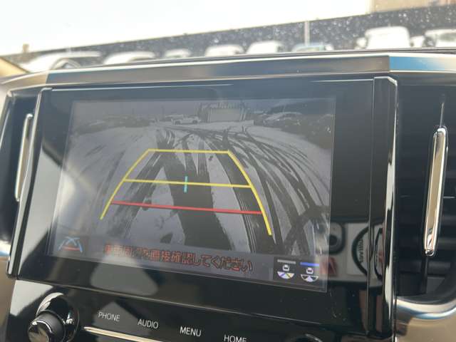 【 バックカメラ 】便利なバックカメラ装備で安全確認を頂けます。駐車が苦手な方にもオススメな便利機能です♪