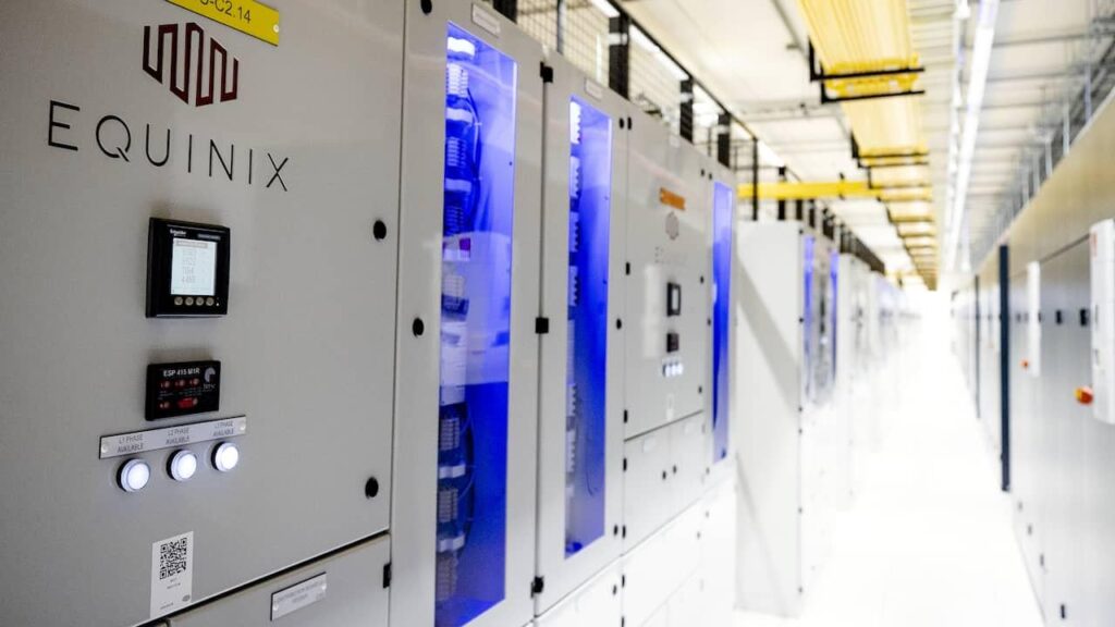 データセンターはまもなくレリスタット全体よりも多くの電力を消費することになるが、市議会はそれについて何も知らなかった