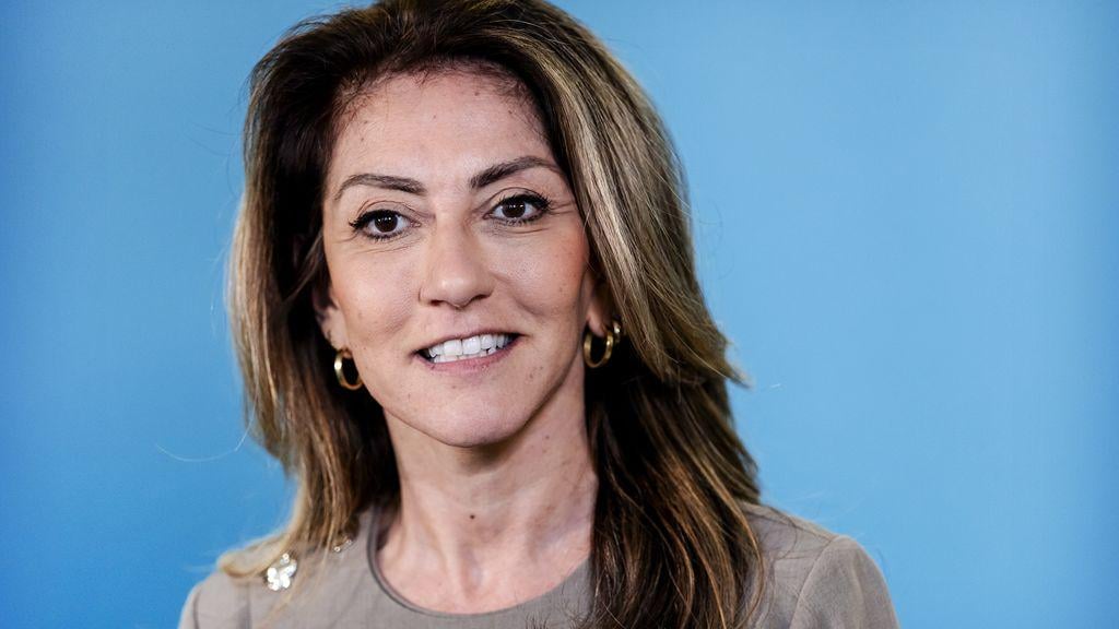 VVD指導者のエシルゲズ氏が国防大臣兼副首相に就任