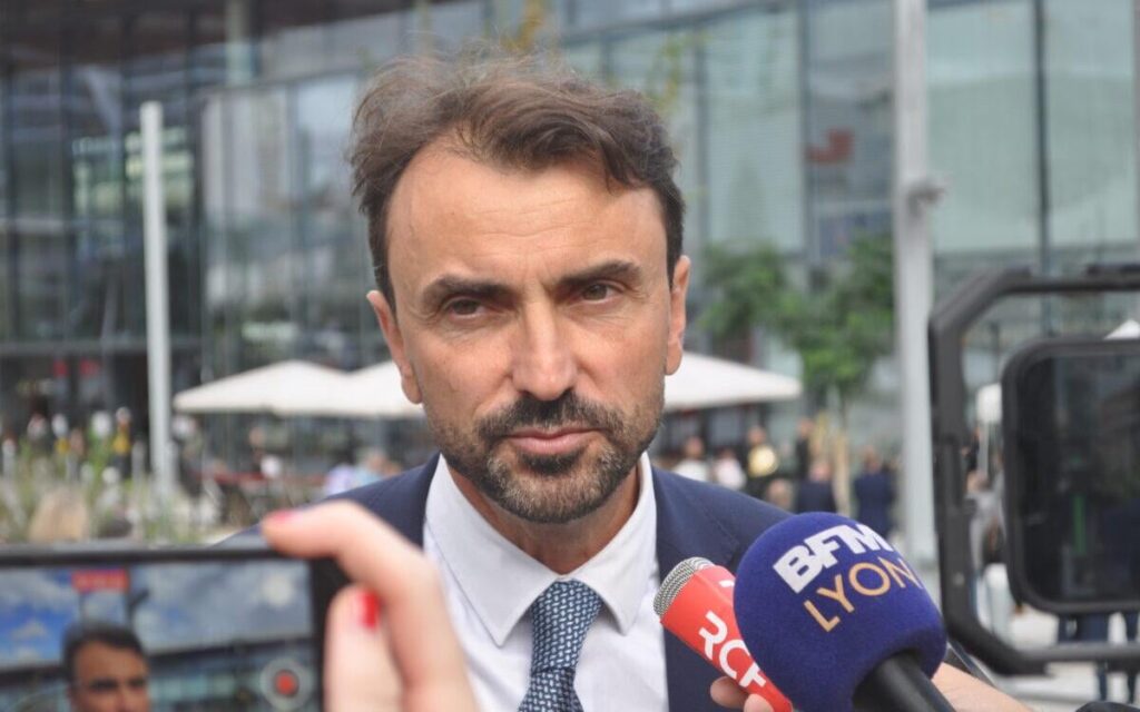 リヨン市のビデオ監視へのアクセスを若い警備員に与えたとして告発され、グレゴリー・ドゥーセが告訴状を提出 - リヨン・キャピタル