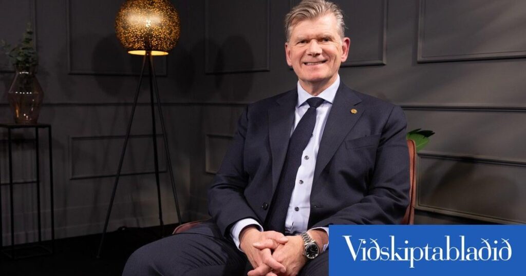 グリムル氏、アルコールのオンライン販売に関する法案を提出