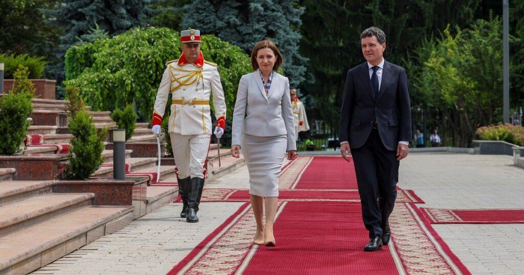 ニクショール・ダンはミュ​​ンヘンを欠席し、マイア・サンドゥは難しい会議を行った。疎外の罠