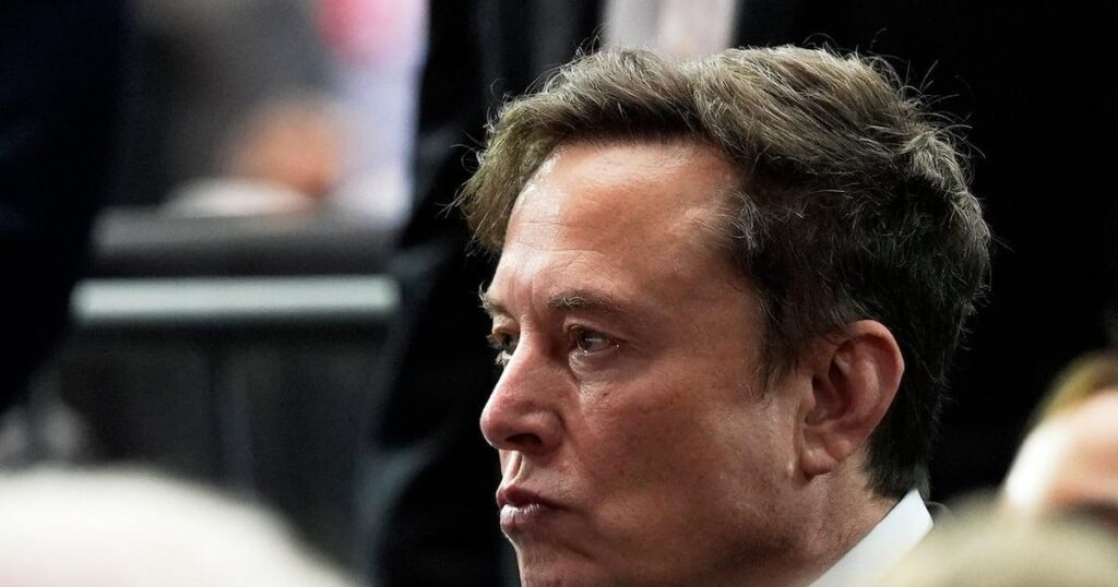 マクロン氏、マスク氏を「補助金過剰な奴」と呼び反発