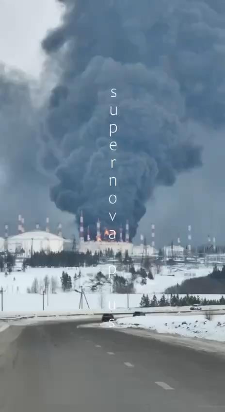 ロシア・タタールスタン共和国のカレイキノ石油ポンプ場で火災は依然として猛威を振るっている - 2026年2月