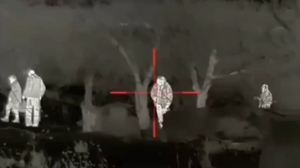 シャーマン大隊（GUR）の狙撃チームがポクロフスク方面のロシア兵士のグループを排除 [April 2025]