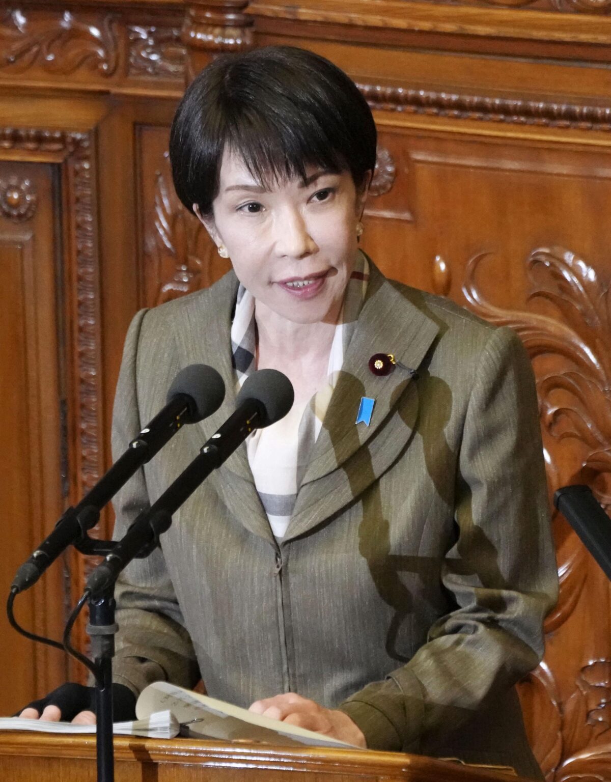 首相、自民全衆院議員に当選祝い 数万円相当のカタログギフト配布